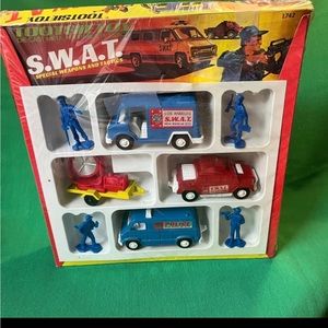 Vintage 1976 Tootsie Toy diecast swat S.W.A.T figures vehicles 100 playset New